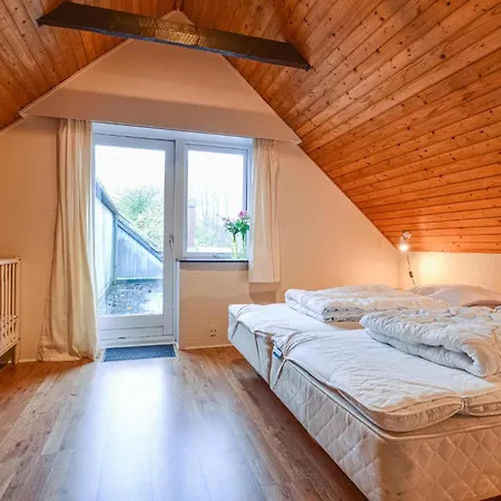 5 Bedroom Stunning Home In Fredericia 度假居 腓特烈西亚